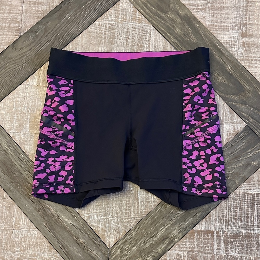 Women’s Lululemon shorts